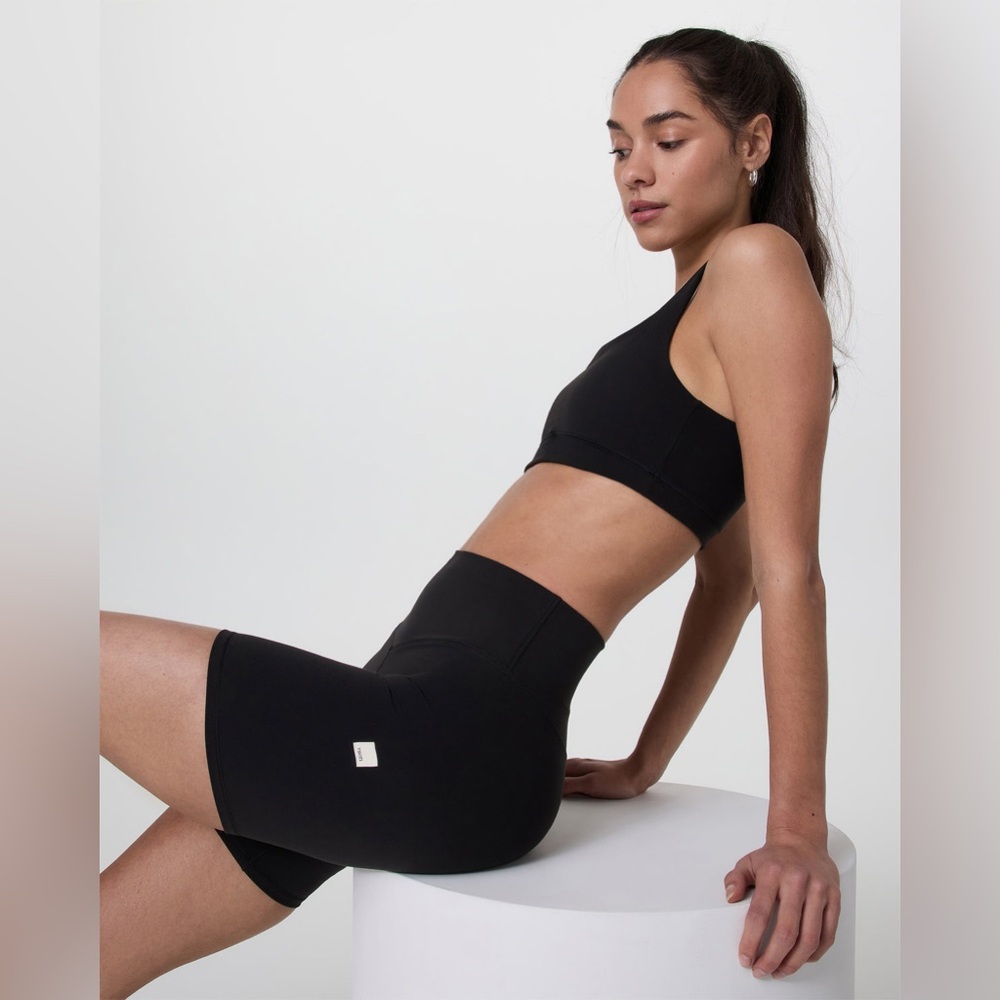 Vuori AllTheForm Shorts Black Soft High Waist 6” Athletic Workout Short NWT